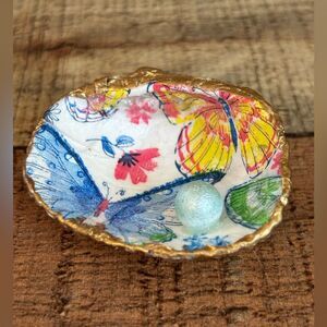 Clam Shell Jewelry Ring Dish hand painted Decoupaged with Butterfly Napkin Gold